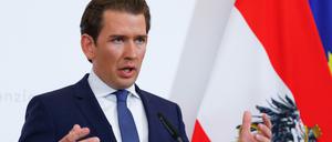 Trat nach Stunden des Wartens vor die Kameras: Österreichs Kanzler Sebastian Kurz am Samstagabend bei seiner Pressekonferenz.