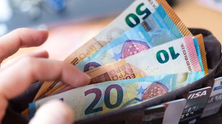 Junge Erwachsene fürchten, im Alter nicht über die Runde zu kommen.
