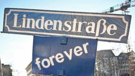 Haltung kann auch sein, dass die ARD die „Lindenstraße“ am Sonntag einstellt, selbst auch wenn Fans für die Fortsetzung demonstrieren.