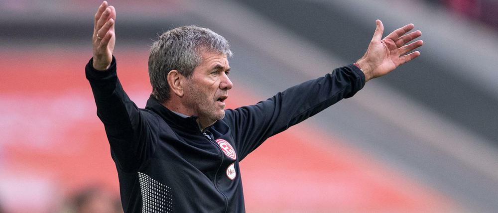 Kaum zu fassen. Düsseldorfs Trainer Friedhelm Funkel muss am Saisonende seine Sachen packen.