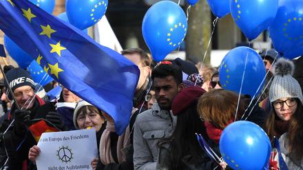 Europa-Luftballons in Aachen bei der Unterzeichnung des deutsch-französischen Vertrags