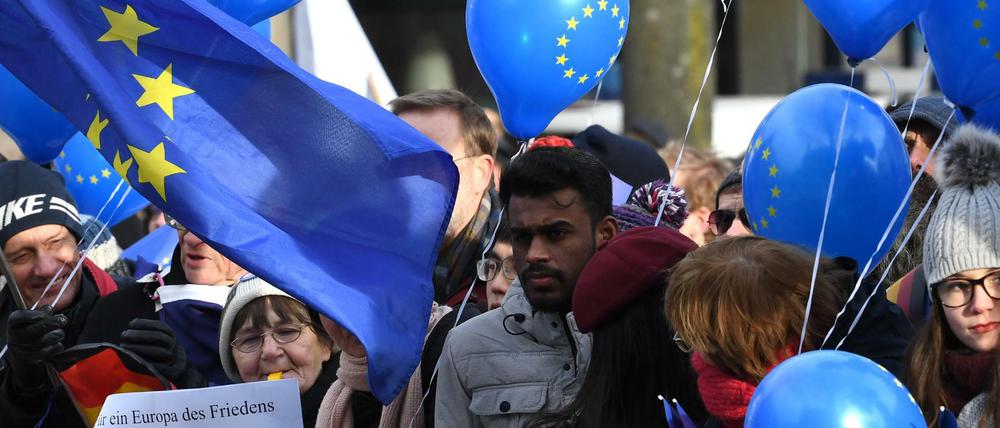 Europa-Luftballons in Aachen bei der Unterzeichnung des deutsch-französischen Vertrags
