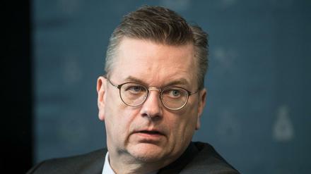 DFB-Chef Reinhard Grindel will den Amateurfußball weiter stärken.