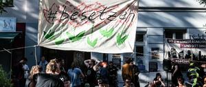 Ein am Pfingstsonntag besetztes Haus an der Reichenberger Straße.