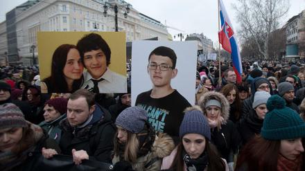In Bratislava gedachten 25.000 Menschen des ermordeten Journalisten Jan Kuciak und dessen Verlobter.