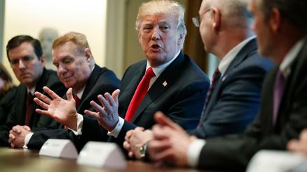 Let's go Handelskrieg! Donald Trump hat Strafzölle auf Stahl und Aluminium angekündigt. 