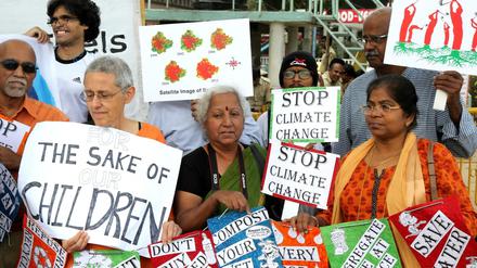In Bangalore in Indien sind am 29. November hunderte Menschen für mehr Klimaschutz auf die Straße gegangen. 
