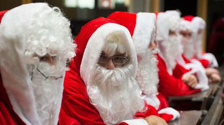 Und jetzt singen. Neukölln sucht Weihnachtsmänner.