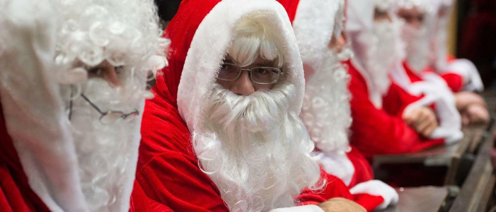 Und jetzt singen. Neukölln sucht Weihnachtsmänner.