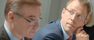 Juristischer Ärger. Gegen Sozialsenator Mario Czaja (r.) und Lageso-Chef Franz Allert wurde Strafanzeige erstattet.