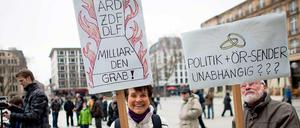 Akzeptanzproblem - Demonstration gegen die Rundfunkgebühr.