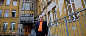 Rainer Leppin, der scheidende Direktor des Fichtenberg-Gymnasiums, sah erst "Licht im Tunnel", aber nun wird die Schule noch viel länger eine Dauerbaustelle bleiben.