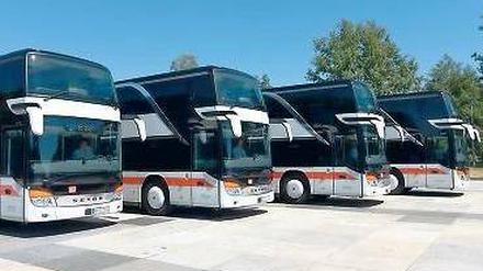 Starke Flotte. Neben ihrem Schienenfernverkehr bietet die Bahn auch zunehmend Fernbus-Verbindungen an. Der Markt verlangt das. 