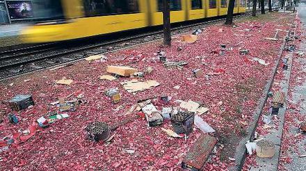 Von der Party- zur Müllhauptstadt. Die Stadtreinigung hatte nach der Silvesternacht wieder gut zu tun. 