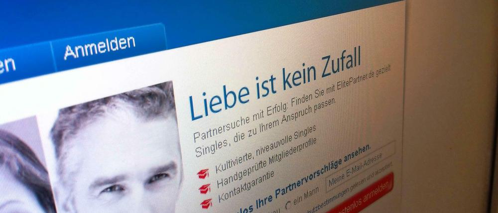 Partner suchen per Mausklick: Bei der Partnersuche versprechen Singlebörsen wie eDarling und Co. eine Liebe, die planbar ist.