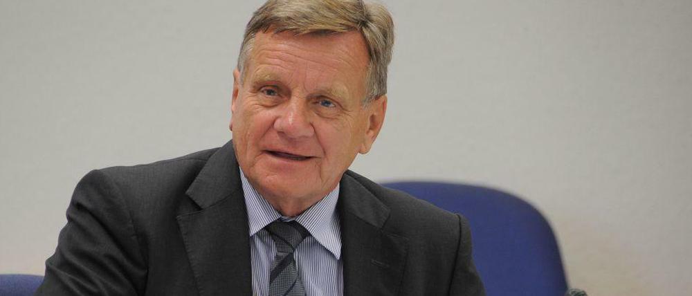 Hartmut Mehdorn lässt den Termin für die BER-Eröffnung weiter offen.
