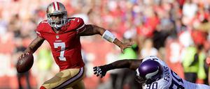 San Franciscos Quarterback Colin Kaepernick (l.) in einem Testspiel gegen Minnesota.