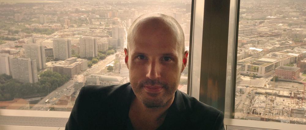Christopher von Deylen auf dem Fernsehturm am Alex.