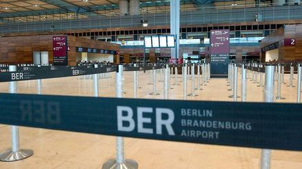 Flughafenchef Hartmut Mehdorn will bekanntlich den als Wartebereich für Passagiere von Billigfluglinien konzipierten Nordpier so umbauen, dass dort zunächst auch Passagiere abgefertigt werden können.
