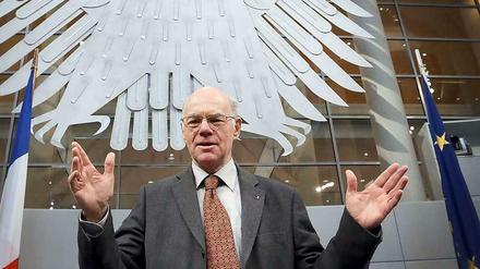 Öffentlich. Bundestagspräsident Norbert Lammert (CDU) stellte seine Arbeit am Dienstag online. 