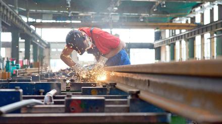 Auszubildender beim Gleisbau: Talente finden