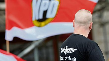 Der NPD geht das Geld aus.