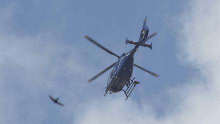 Ein Polizeihubschrauber am Berliner Himmel.