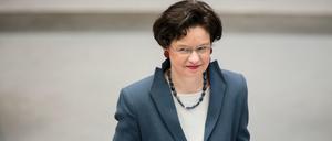 Die Juristin und Bildhauerin, Maja Smoltczyk, steht nach ihrer Wahl zur Berliner Beauftragten für Datenschutz und Informationsfreiheit im Plenarsaal des Abgeordnetenhauses.