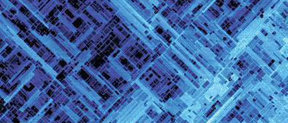 Stoff für Träume. Die Mikroskopaufnahme zeigt Strontiummanganit mit winzigen Domänen, die nur etwa 100 Nanometer breit sind. Das sind Regionen im Kristall mit gleichen magnetischen Eigenschaften.
