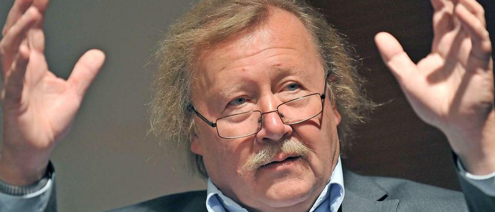 Peter Sloterdijk und andere deutsche Denker kritisieren Angela Merkel und ihre Flüchtlingspolitik.