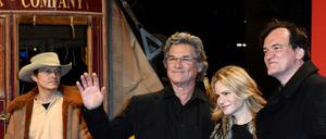 Die US-Schauspieler Kurt Russell und Jennifer Jason Leigh sowie US-Regisseur Quentin Tarantino kommen am 26.01.2016 in Berlin zur Deutschlandpremiere des Films «The Hateful 8» in den Zoo Palast. 