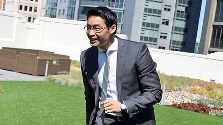Bundeswirtschaftsminister Rösler bei seinem Besuch im Twitter-Hauptgebäude in San Francisco.