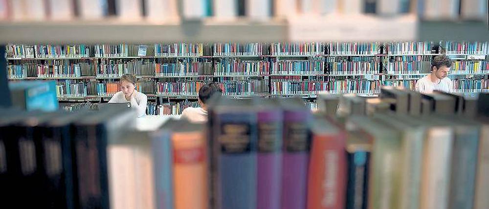 Bücher im Regal