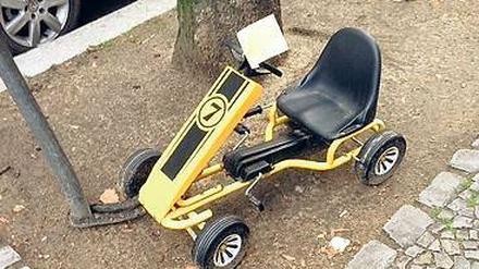 Ruhender Verkehr. Das Kettcar samt Strafzettel. 