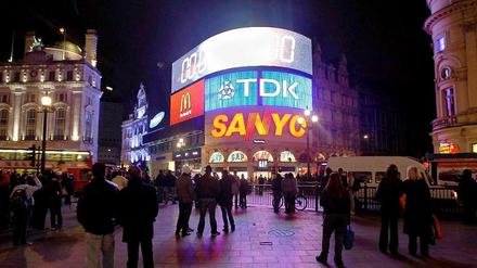 Analoges Geblinke: Was am Piccadilly Circus in London als Attraktion gilt, macht im Internet Ärger.