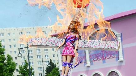 So ähnlich könnte die neue Femen-Barbie aussehen. Nur ohne Kleidung.