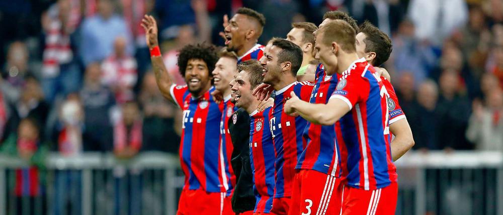 Bayern-Spieler im Glück: Der Jubel nach dem 6:1 gegen Porto war bei den Münchnern groß.