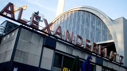 Noch mehr Shops am Alex? Kommt nicht in die Tüte - sagen die Richter des Oberverwaltungsgerichts Berlin-Brandenburg.