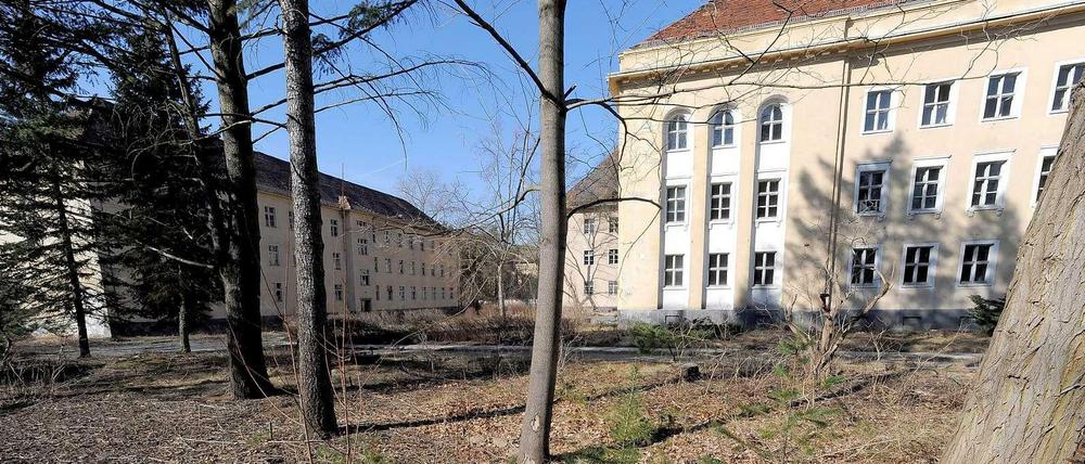 Noch ist die ehemalige Kasernenstadt unbewohnbar und darf nicht betreten werden. Das soll sich aber ändern, um Flüchtlinge hier unterzubringen.