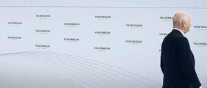 Mit dem Satz "Ich bin auf Distanz zu Winterkorn" wollte Piech den VW-Chef absägen. Doch das Präsidium des Aufsichtsrats ließ den Vorsitzenden auflaufen.