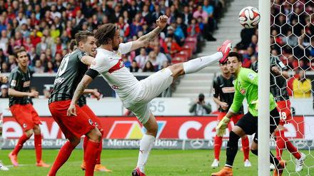 Einer zu wenig. Martin Harnik traf gegen den SC Freiburg zwar zum 2:0, vergab aber später auch noch zwei hochkarätige Chancen zur Vorentscheidung. So verpassten es die Stuttgarter, mit dem Gegner in der Tabelle gleichzuziehen.