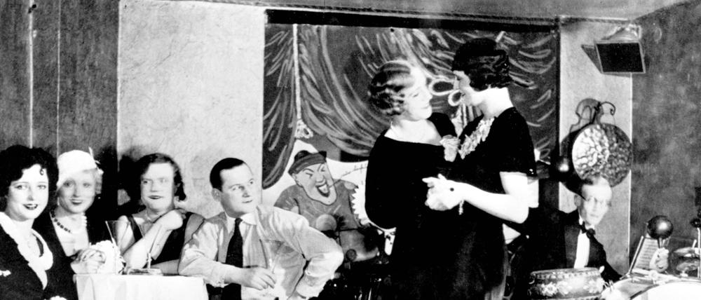 Goldene Zeiten: 1926 schwofen als Frauen gekleidete Männer im Berliner Vergnügungslokal "Eldorado"