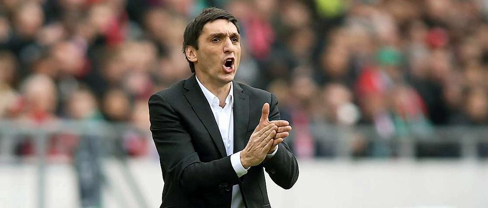 Vertrauensvorschuss. Tayfun Korkut bekommt die Chance, Hannover aus der Krise zu führen.