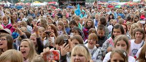 Das Smartphone ist immer dabei, auch bei Pop-Konzerten. An Schulen machen Sie immer mehr Probleme. Sie werden als Mobbing-Instrumente genutzt.