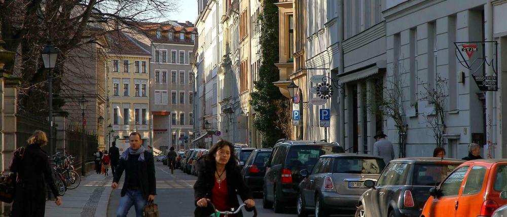 Die Berliner Sophienstraße, Sitz des Berenberg Verlags.