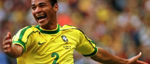 Cafu, 44, spielte von 1990 bis 2006 für die Nationalelf Brasiliens. Er nahm als einziger Spieler an drei WM-Finals teil (1994, 1998 und 2002) und wurde 2002 in Yokohama durch einen Sieg über Deutschland.