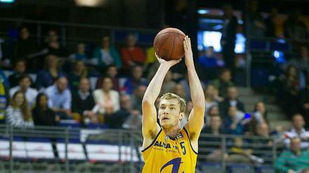 Small Forward Niels Giffey führte Alba bei der BG Göttingen mit drei Dreiern zum Sieg.