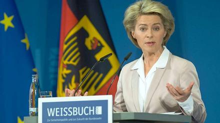  Verteidigungsministerin Ursula von der Leyen (CDU) strebt eine Sicherheitspolitik ohne Zwänge und Tabus an.