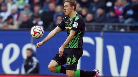 Mit der Hand? Nein, mit dem Fuß geht es besser - oder dem Kopf: Max Kruse hat vor vier Monaten zuletzt aus dem Spiel getroffen. 
