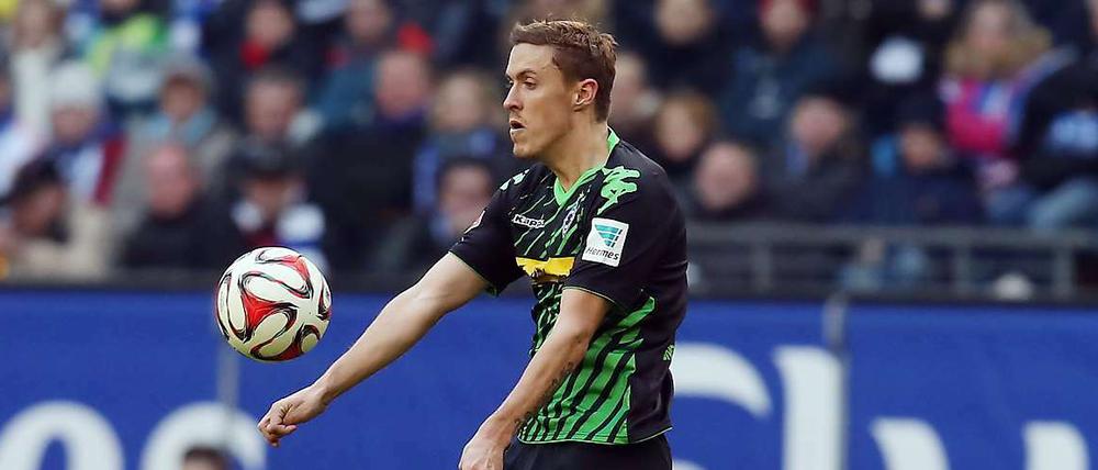 Mit der Hand? Nein, mit dem Fuß geht es besser - oder dem Kopf: Max Kruse hat vor vier Monaten zuletzt aus dem Spiel getroffen.